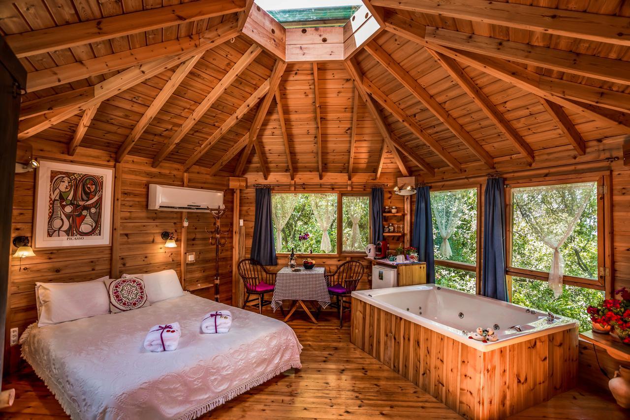 Spa In The Woods - B&B In Amirim Eksteriør billede